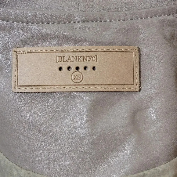 BLANK NYC Women's Drape Front Faux Suede Motorcycle Jacket Size XS Taupe - Picture 9 of 16